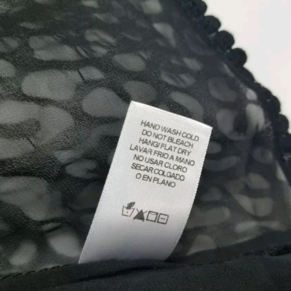 Love Culture Open Back Semi Sheer Leopard Top - Picture 7 of 7